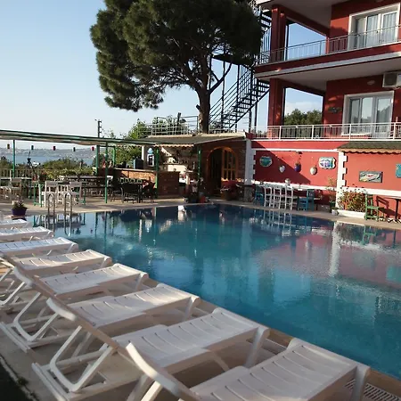 Tunc Hotel 3*