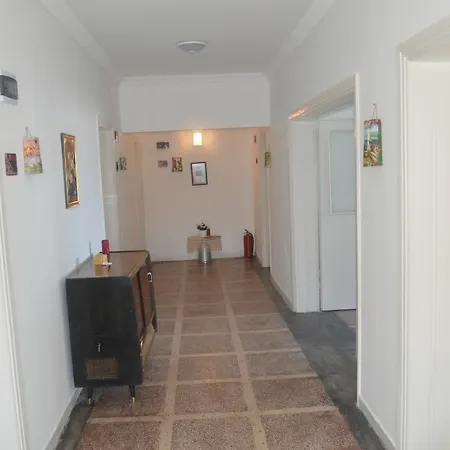 Tunc Hotel