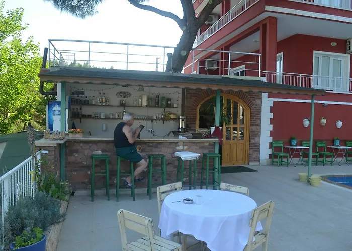 Tunc Готель Айвалик