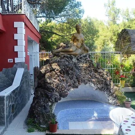 Tunc Хотел